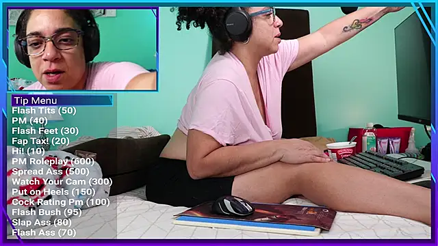 nsfwismorefun online show from October 28, 10:45 pm