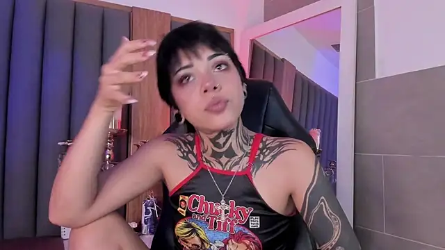 misstomie  online show from March 13, 9:32 pm