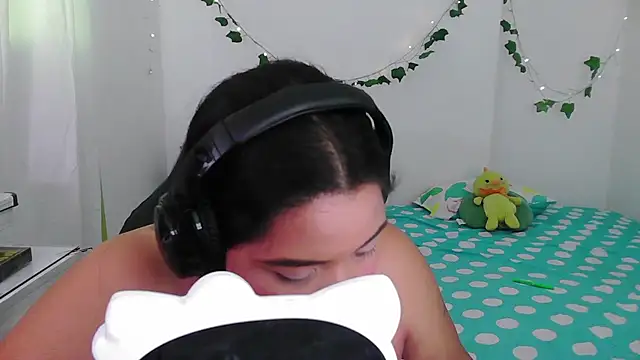 Snapshot of Juicy_elenxx chatting on June 17, 8:54 pm Juicy elenxx online show from June 17, 8:54 pm