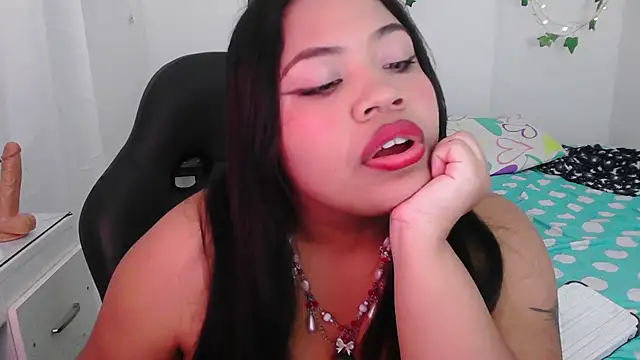 Snapshot of Juicy_elenxx chatting on July 5, 11:23 pm Juicy elenxx online show from July 5, 11:23 pm