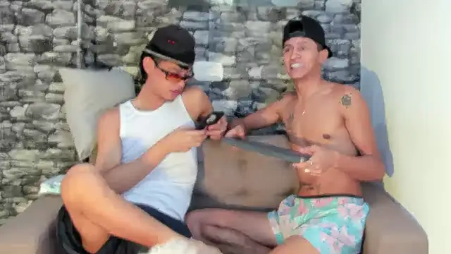 gustavo saaled19  online show from November 8, 10:30 pm