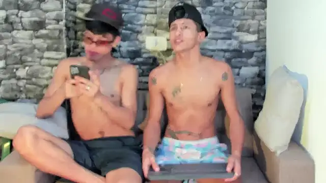 gustavo saaled19  online show from November 9, 9:57 pm