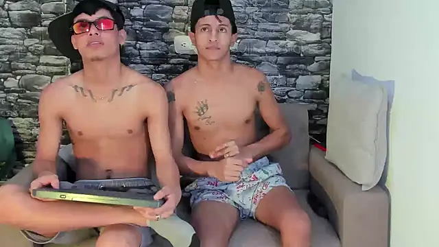 gustavo saaled19  online show from November 10, 10:20 pm