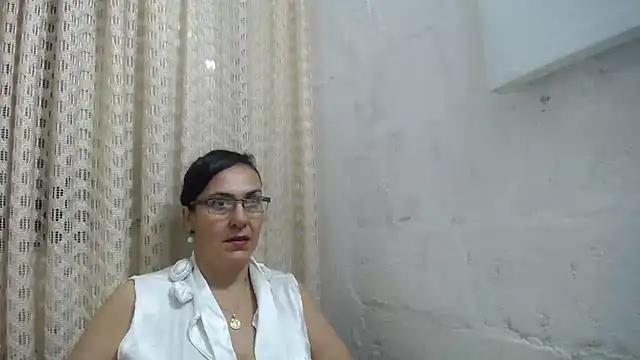 gabbyparker  online show from December 15, 9:57 am