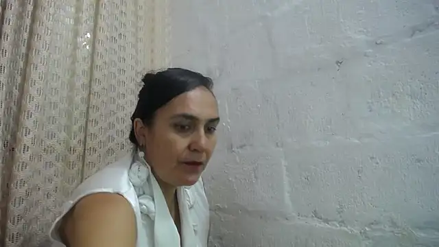 gabbyparker  online show from March 25, 9:37 am