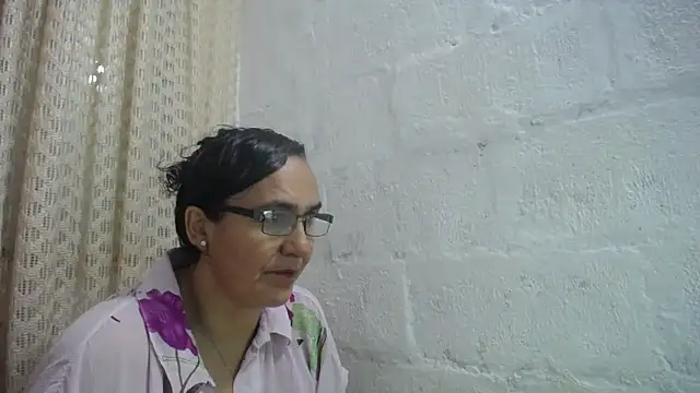 gabbyparker  online show from April 23, 9:52 am