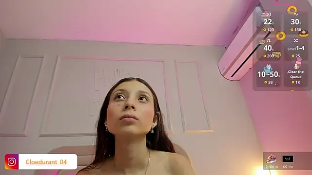 Snapshot of Cloedurant chatting on July 5, 8:49 pm Cloedurant online show from July 5, 8:49 pm