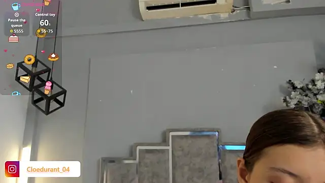 Snapshot of Cloedurant chatting on July 22, 7:38 pm Cloedurant online show from July 22, 7:38 pm