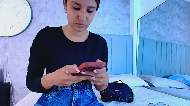 Snapshot of karla-ruiz chatting on November 6, 7:26 pm karla-ruiz online show from November 6, 7:26 pm