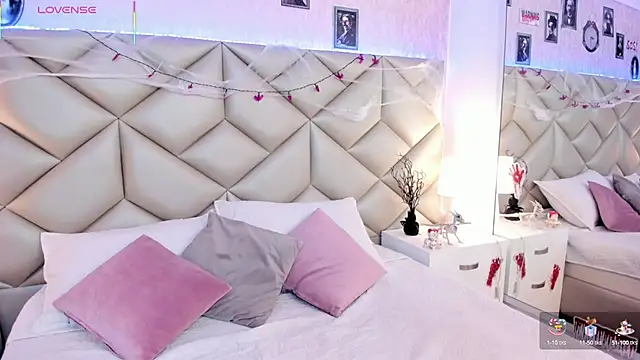 dafnne hall online show from October 22, 4:02 am