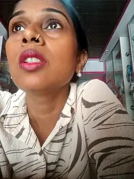 Snapshot of hotshreya69 chatting on September 25, 7:23 am hotshreya69 online show from September 25, 7:23 am