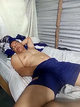 Snapshot of Franklin111230 chatting on December 15, 11:47 am Franklin111230 online show from December 15, 11:47 am