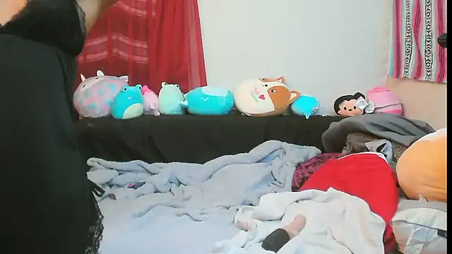 Queenofheartsfaerah online show from October 9, 12:41 am