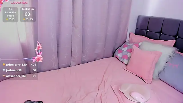 angel09 a  online show from June 3, 2:33 pm