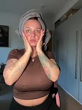 OliviaaFischer online show from February 25, 4:38 pm