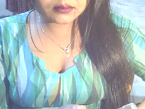 Nusrat Faria07 online show from December 17, 8:04 pm