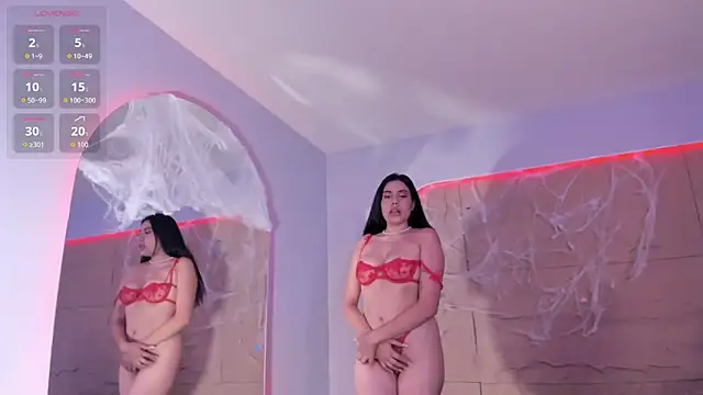 Snapshot of RenataLeclair chatting on October 25, 6:35 pm RenataLeclair online show from October 25, 6:35 pm