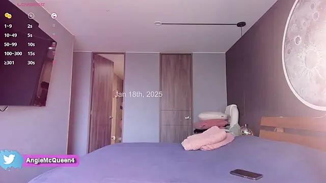 Sarajames online show from January 18, 1:18 pm