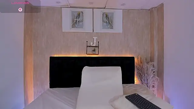 Snapshot of jessica_hotxxx chatting on December 13, 7:53 pm jessica hotxxx online show from December 13, 7:53 pm