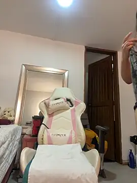 Snapshot of emma_hot2006 chatting on September 19, 2:29 pm emma hot2006 online show from September 19, 2:29 pm