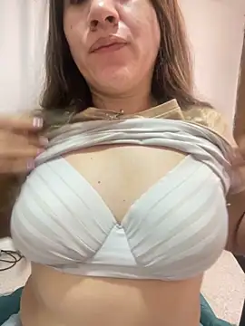 Snapshot of emma_hot2006 chatting on October 1, 5:41 pm emma hot2006 online show from October 1, 5:41 pm