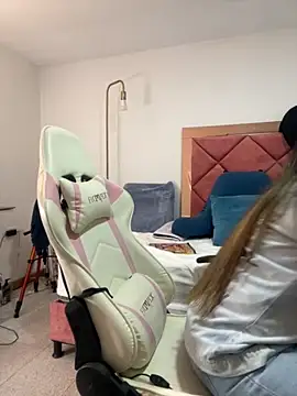 Snapshot of emma_hot2006 chatting on October 17, 3:36 pm emma hot2006 online show from October 17, 3:36 pm