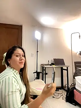 Snapshot of emma_hot2006 chatting on October 20, 5:46 pm emma hot2006 online show from October 20, 5:46 pm