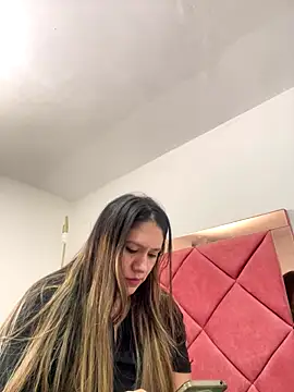 Snapshot of emma_hot2006 chatting on November 7, 6:30 pm emma hot2006 online show from November 7, 6:30 pm