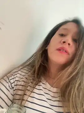 Snapshot of emma_hot2006 chatting on November 22, 5:01 pm emma hot2006 online show from November 22, 5:01 pm