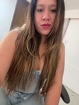 Snapshot of emma_hot2006 chatting on November 30, 5:17 pm emma hot2006 online show from November 30, 5:17 pm