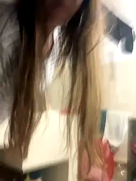 Snapshot of emma_hot2006 chatting on December 4, 11:13 pm emma hot2006 online show from December 4, 11:13 pm