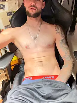 Mexxwell69 online show from October 5, 7:45 pm