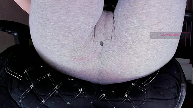 Cameltoe squirt inPants online show from October 21, 2:29 pm