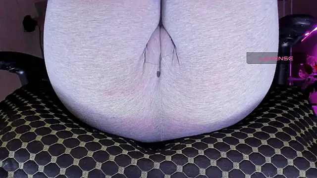 Snapshot of Cameltoe_squirt_inPants chatting on November 21, 1:43 pm Cameltoe squirt inPants online show from November 21, 1:43 pm