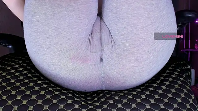 Snapshot of Cameltoe_squirt_inPants chatting on November 26, 2:18 pm Cameltoe squirt inPants online show from November 26, 2:18 pm