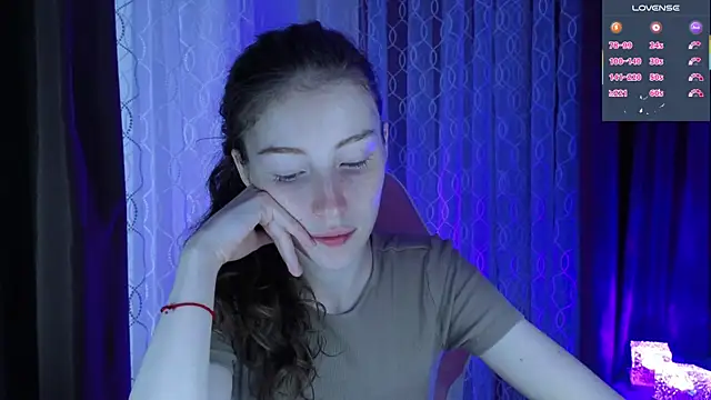 Snapshot of eskatmi chatting on July 6, 2:41 am eskatmi online show from July 6, 2:41 am