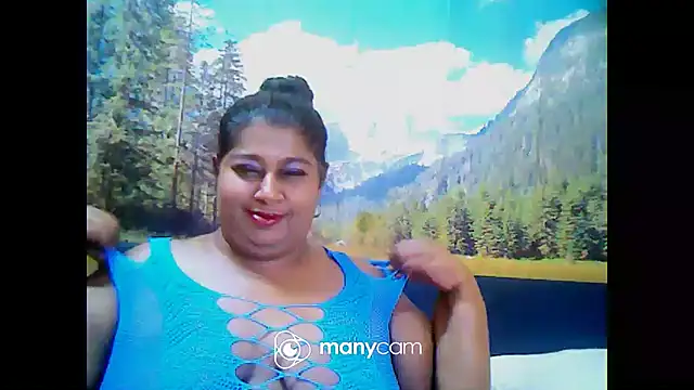 Snapshot of indianhoney694u chatting on February 26, 5:17 pm indianhoney694u online show from February 26, 5:17 pm
