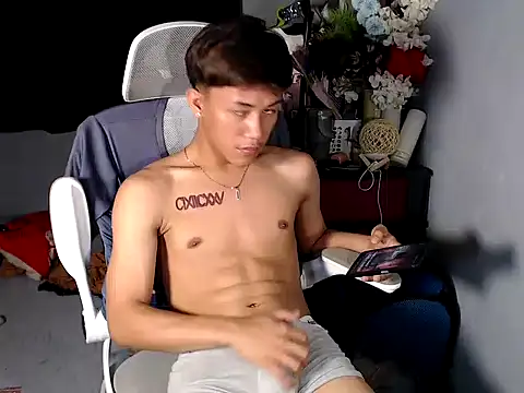 naughtyboyloy 0 online show from April 3, 6:17 pm