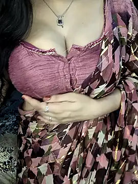 Snapshot of PRIYA_22 chatting on September 14, 3:33 pm PRIYA 22 online show from September 14, 3:33 pm