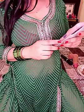Snapshot of PRIYA_22 chatting on May 27, 9:50 am PRIYA 22 online show from May 27, 9:50 am