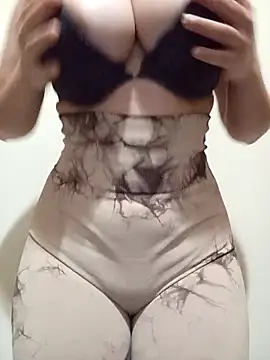 Snapshot of AsilAbid chatting on February 17, 9:28 am AsilAbid online show from February 17, 9:28 am