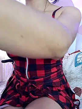 Snapshot of Scarlet-medina1 chatting on July 8, 8:35 pm Scarlet-medina1 online show from July 8, 8:35 pm