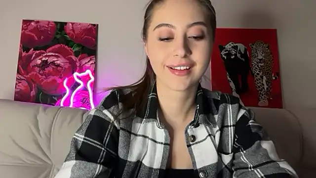 Snapshot of StellarAlice chatting on May 12, 5:10 pm StellarAlice online show from May 12, 5:10 pm
