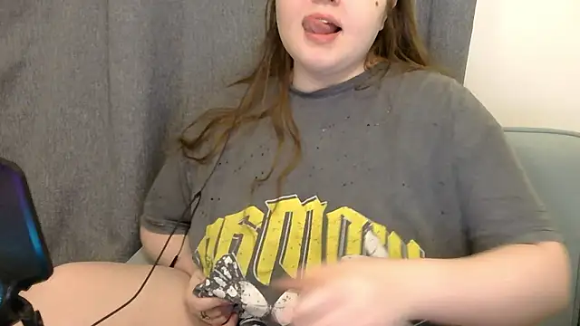 brattyprincessemma online show from February 4, 5:24 am