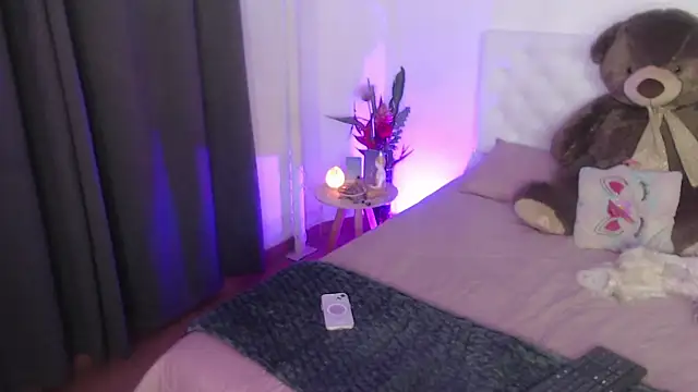 kylie444  online show from October 11, 9:57 pm