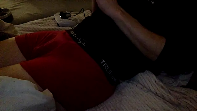 Snapshot of Breezydicksn chatting on October 22, 8:41 pm Breezydicksn online show from October 22, 8:41 pm