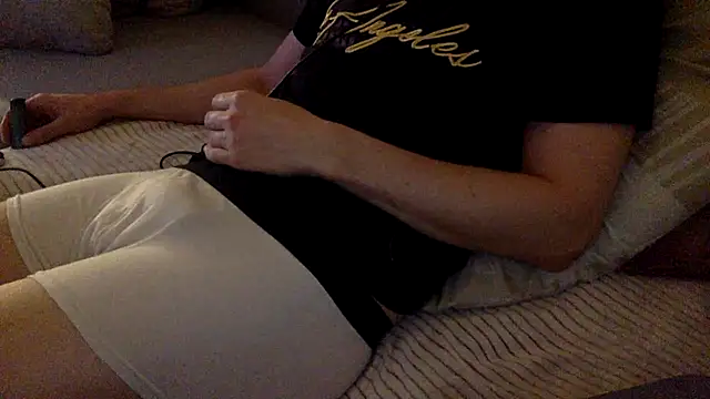 Snapshot of Breezydicksn chatting on November 19, 6:30 pm Breezydicksn online show from November 19, 6:30 pm