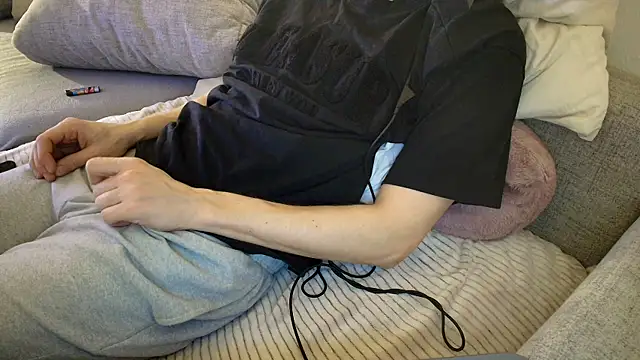 Snapshot of Breezydicksn chatting on November 28, 10:56 pm Breezydicksn online show from November 28, 10:56 pm