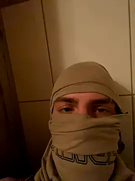 Snapshot of luiwithgoi chatting on December 16, 3:39 pm luiwithgoi online show from December 16, 3:39 pm