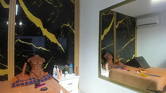 AdrianaVegga online show from March 12, 2:07 am